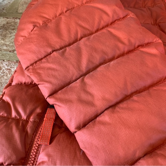 Patagonia | Rust Orange Down Puffer Jacket | Boy’s 10 - Picture 14 of 16